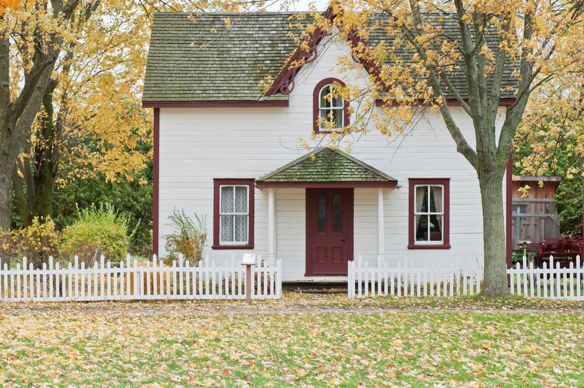 Natural home cleaning supplies including vinegar, baking soda, and essential oils for diy eco cleaner natural home tip